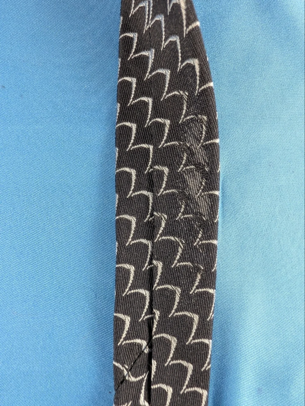 Armani Collezioni Navy and Silver Geometric Silk Tie